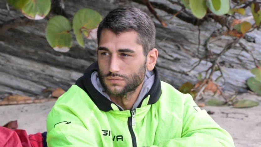 Isola dei Famosi, Jeremias crolla e minaccia il ritiro (che non arriva mai)