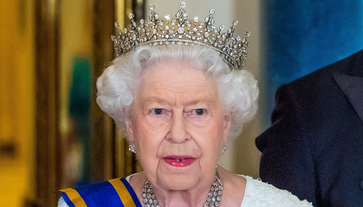 La Regina Elisabetta diventa Barbie: l’omaggio per i suoi 70 anni di regno