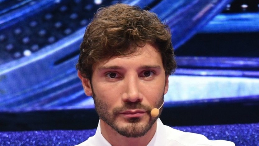 Serale di Amici, perché Stefano De Martino si è commosso (e Maria lo ha baciato)