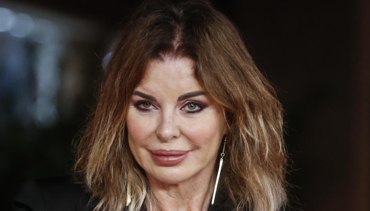 Alba Parietti pazza d’amore per Fabio. E su Instagram annuncia la convivenza