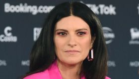 Laura Pausini ha il Covid: “Non mi sento bene da giorni”. L’annuncio su Instagram