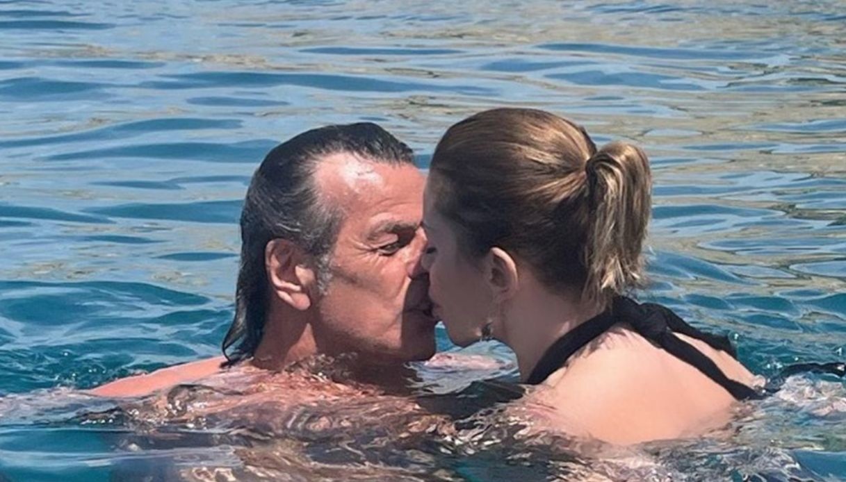 Alba Parietti, su Instagram il primo bacio con Fabio Adami: “È una cosa seria”