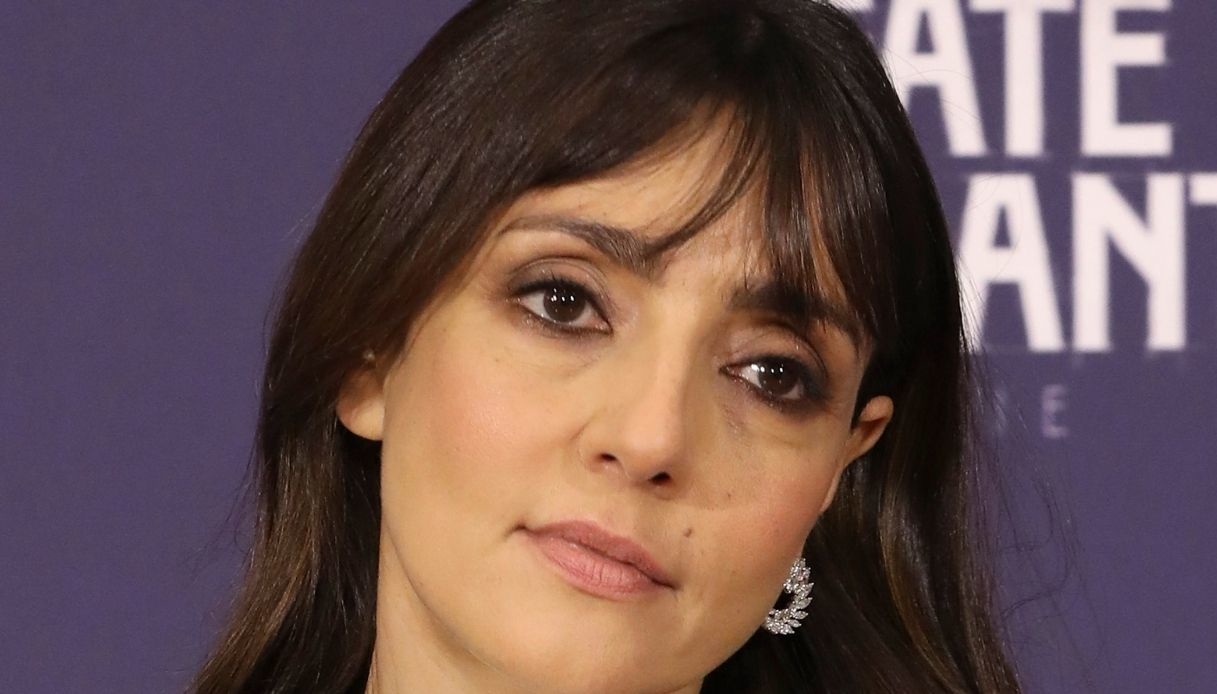 Ambra Angiolini, le prime parole dopo l’incendio sul set a Stromboli