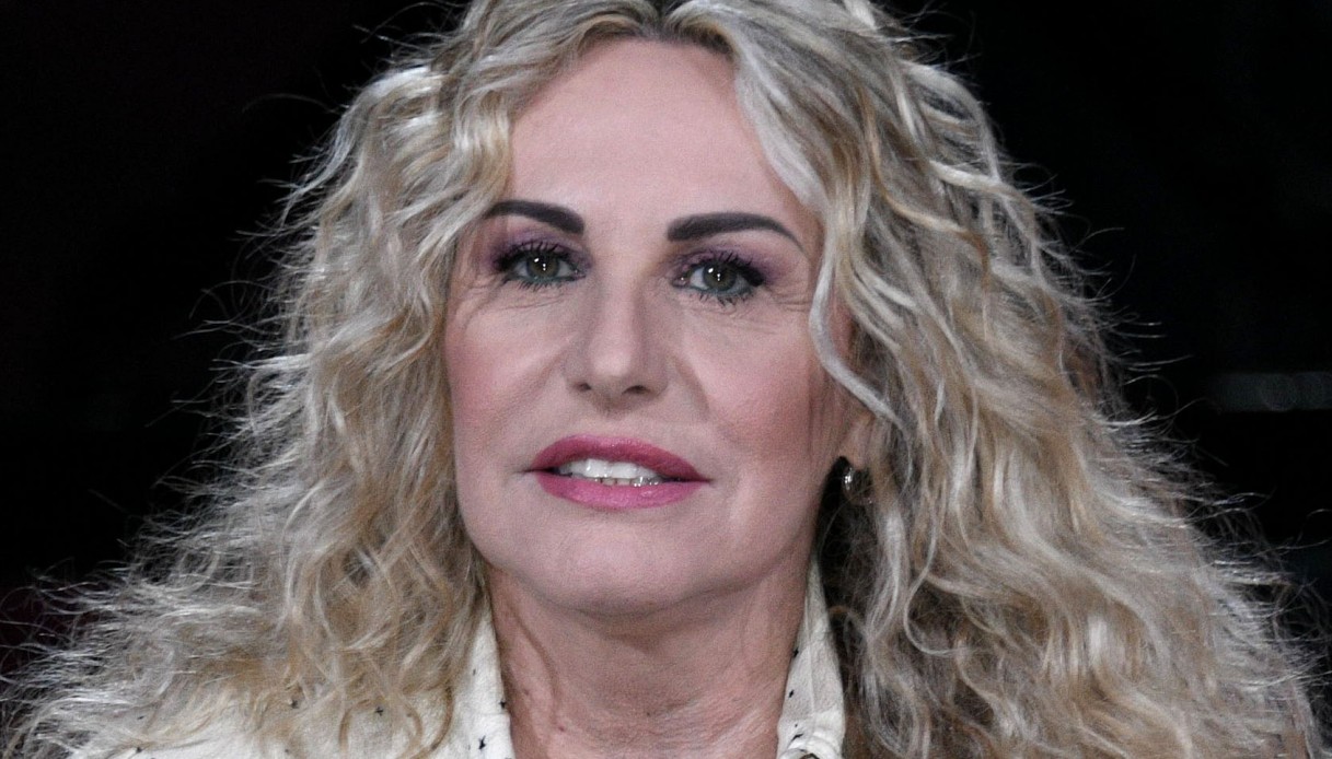 Antonella Clerici sta male: “Febbre molto alta”. Il suo messaggio su Instagram
