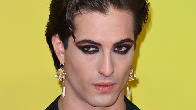 Cosmogonie di Gucci: trasparenze, latex, stivali cuissard. E i Maneskin