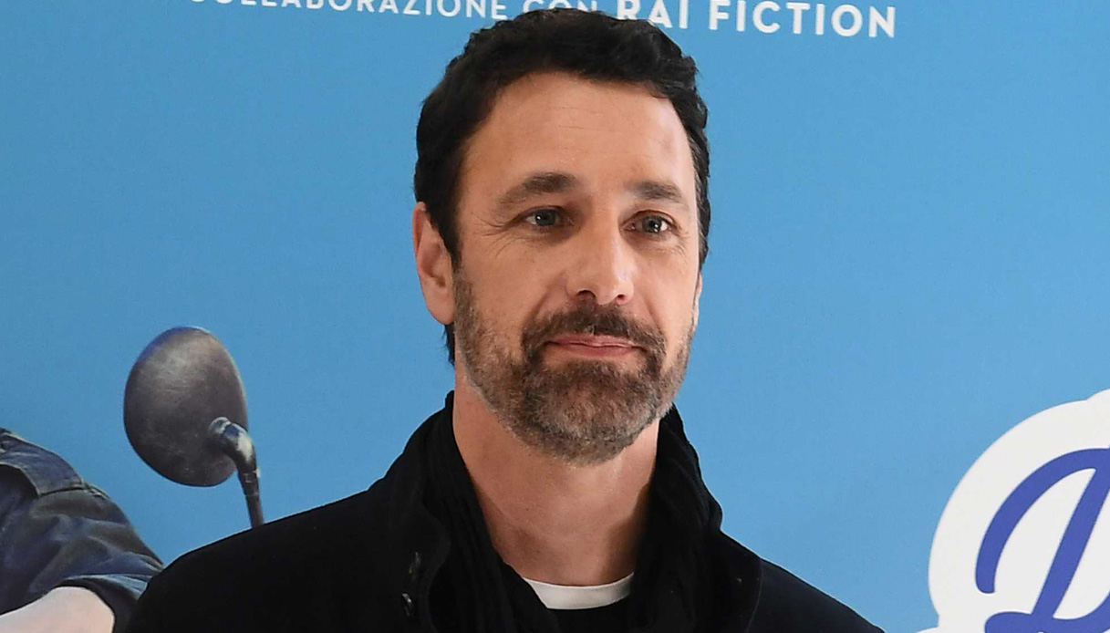 Don Matteo 13 sospeso. Anche se Don Massimo conquista tutti