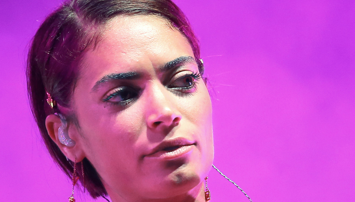 Elodie conquista il Roma Pride 2022: perché “Bagno a mezzanotte” ne è l’inno