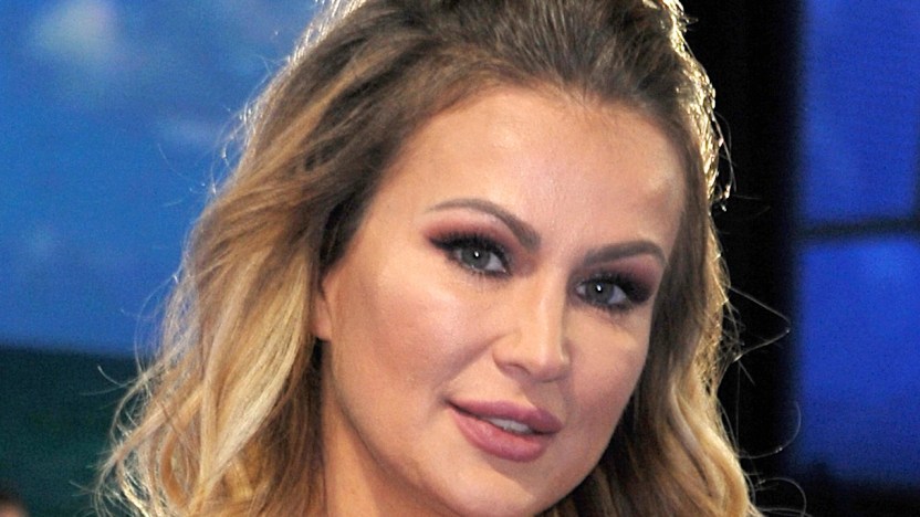 Eva Henger in Italia dopo l’incidente: il calvario continua con nuove operazioni