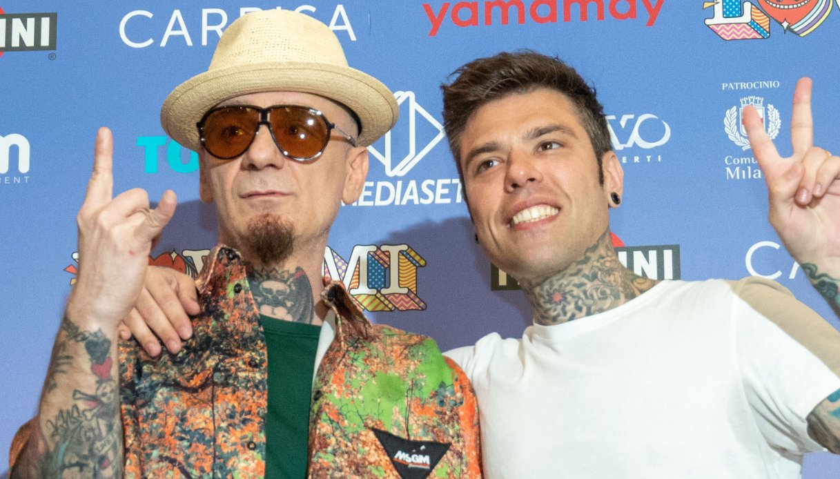 Fedez e J-Ax, un abbraccio atteso 4 anni. Il progetto per Milano (con l’appoggio della Ferragni)
