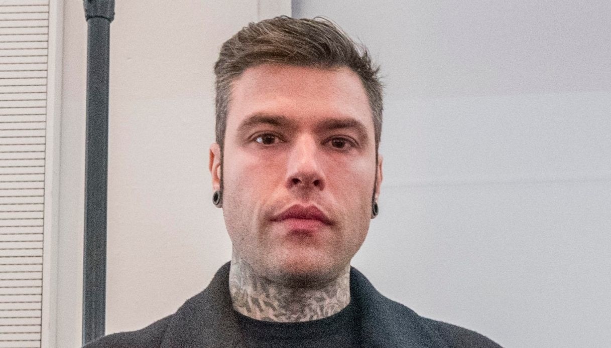 “Non me ne frega più niente”. Fedez racconta come il tumore l’ha cambiato