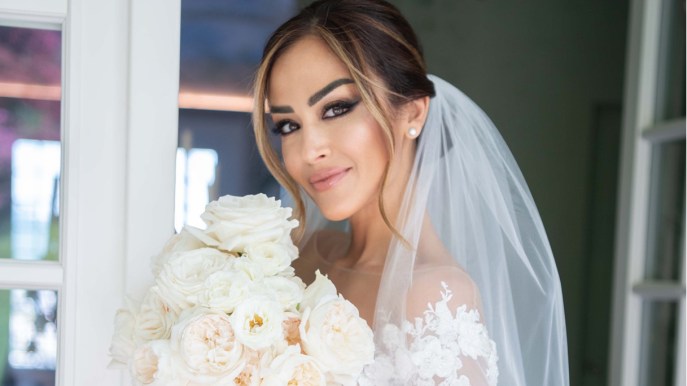 Giorgia Palmas, colpo di scena: il segreto del suo abito da sposa che si scompone