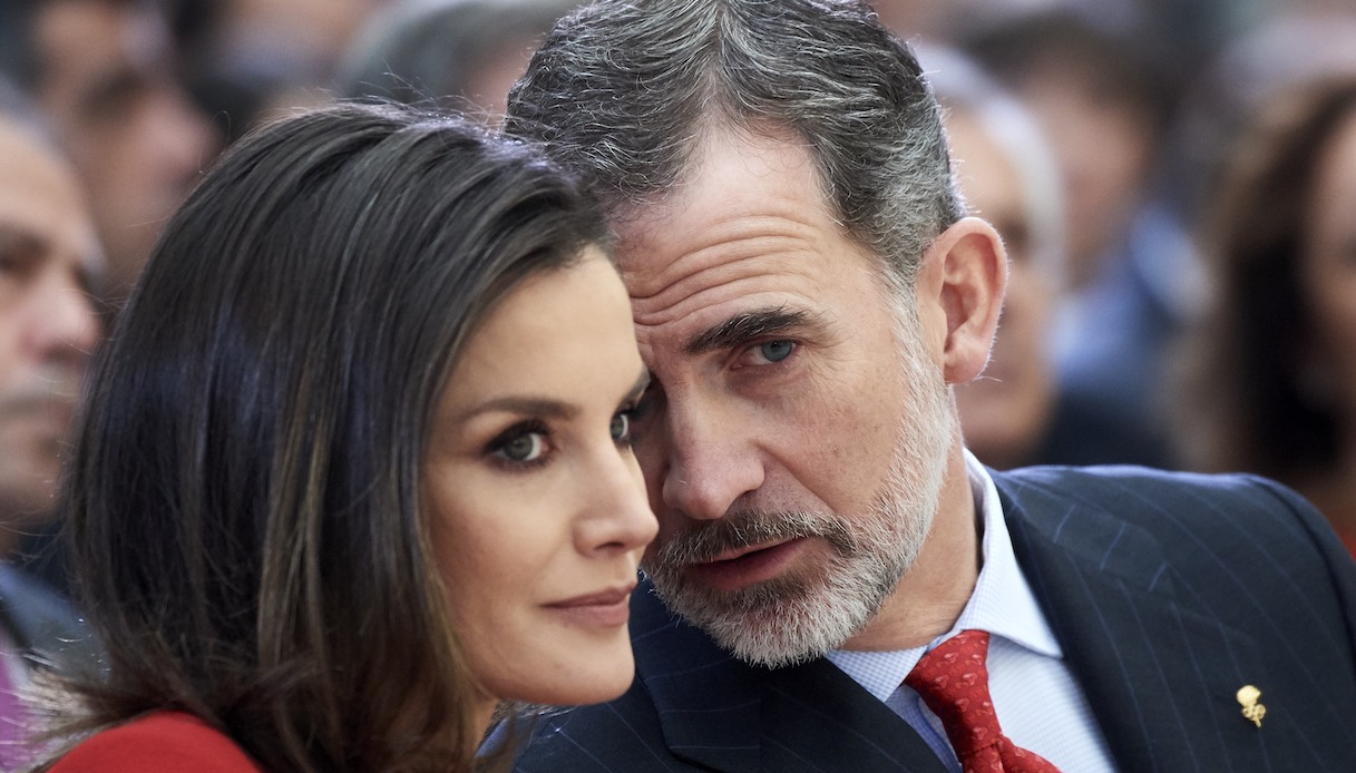 Letizia di Spagna festeggia diciotto anni d’amore con Felipe. Ma c’è l’ombra di Juan Carlos