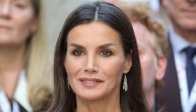 Letizia di Spagna va in missione come Lady Diana. E lascia solo Felipe