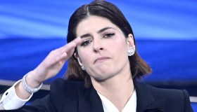 Don Matteo 13, nuovo record. Scatta il bacio per la Capitana ma non con quello giusto