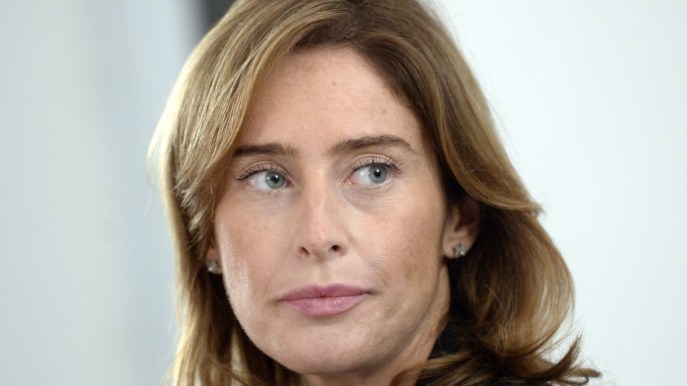 Maria Elena Boschi si diverte senza Berruti e preferisce le amiche (con abito riciclato)