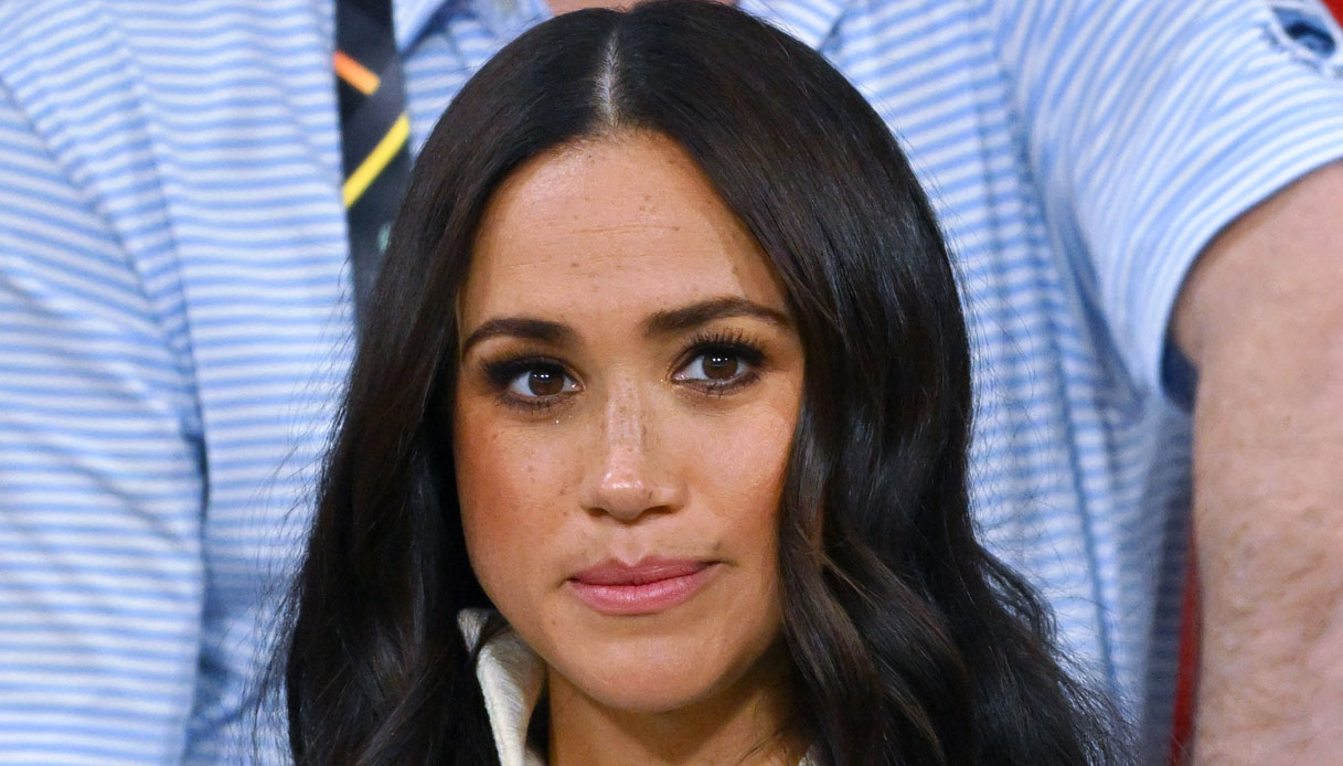 Meghan Markle copia Kate Middleton: abito da 1170 euro. E non le sta nemmeno bene