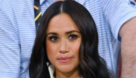Meghan Markle copia Kate Middleton: abito da 1170 euro. E non le sta nemmeno bene