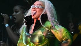 LA Pride In The Park, Aguilera a rischio censura con l’abito strap-on