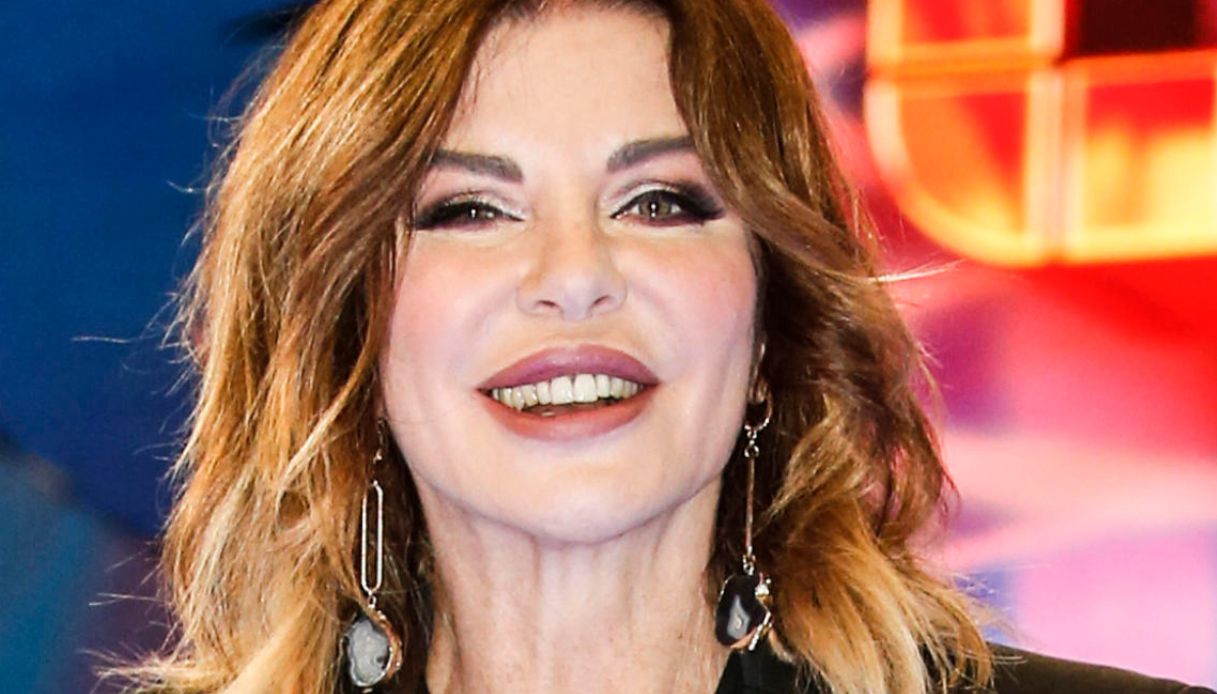 “Fiera della mia età”: Alba Parietti in bikini su Instagram celebra la bellezza senza filtri