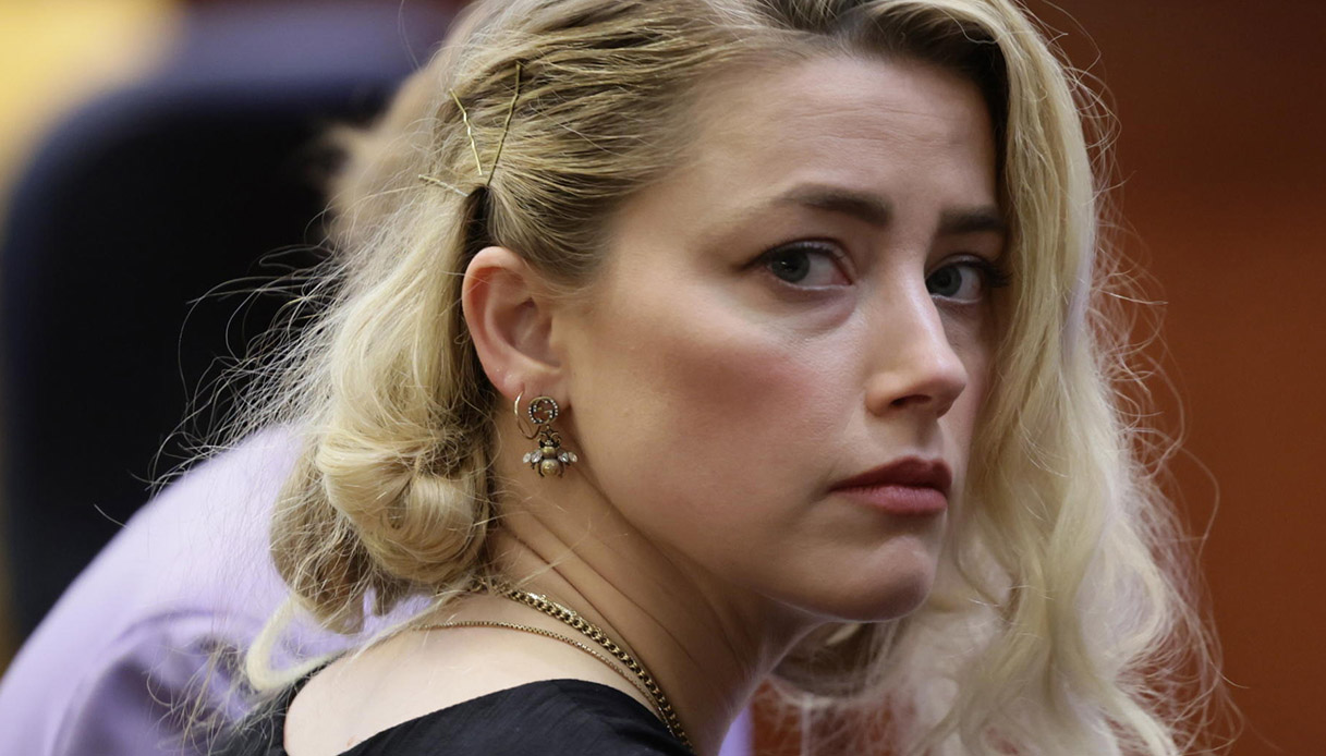 Amber Heard rompe il silenzio su Johnny Depp e il verdetto da 8 milioni di dollari