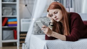 Mio padre mi ha abbandonata quando avevo 8 anni. Dovrei cercarlo?