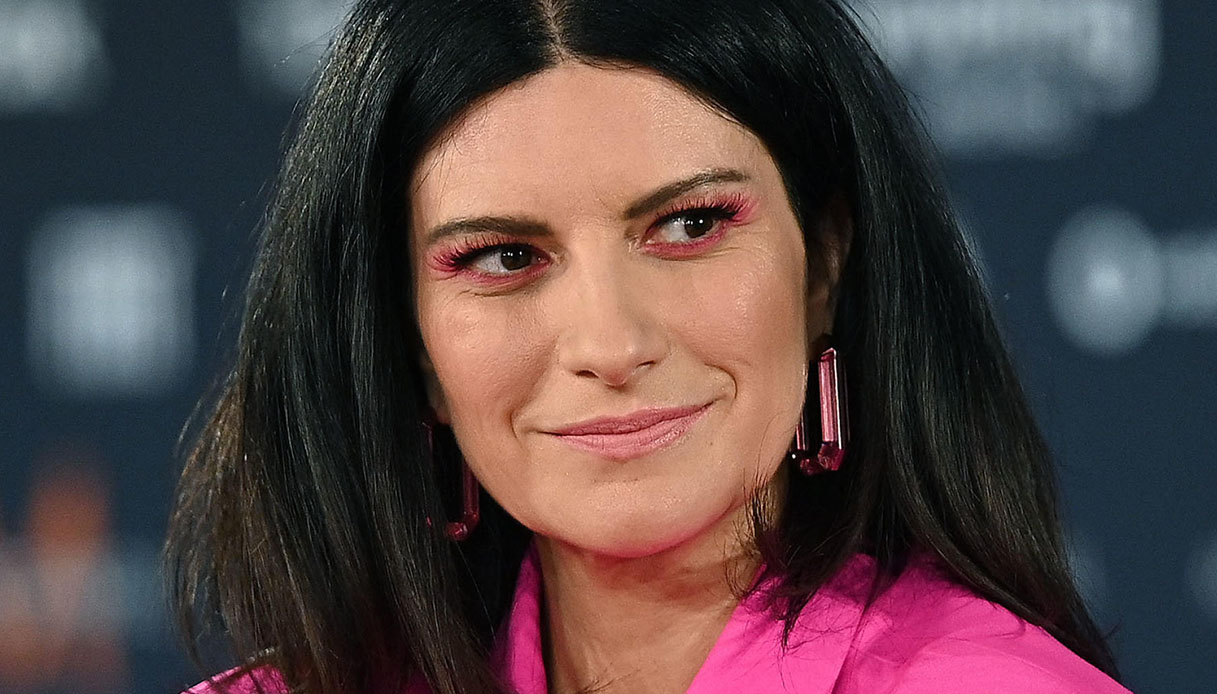 Laura Pausini: “Ho aiutato una donna di Torino”. Il racconto e l’appello da Campovolo