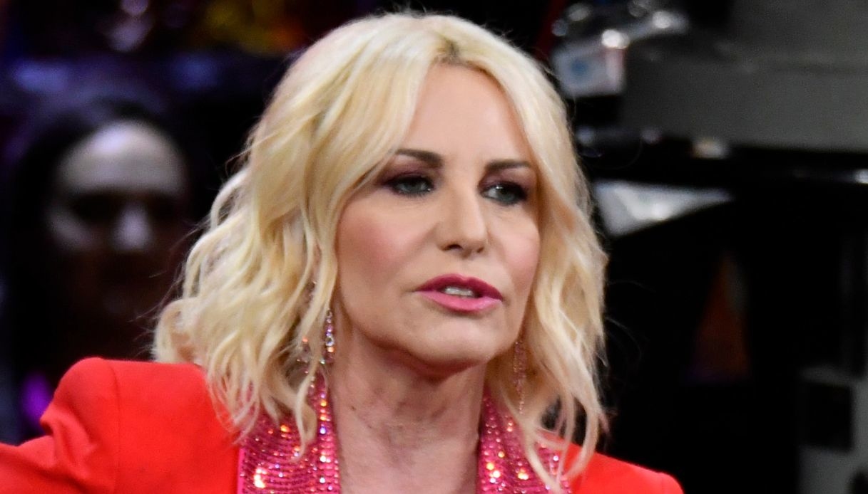 Antonella Clerici positiva al Covid: “Prima o poi tocca a tutti”. Le sue condizioni