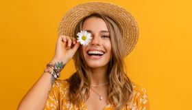 Cappelli da sole per donna: forme e modelli per l’estate