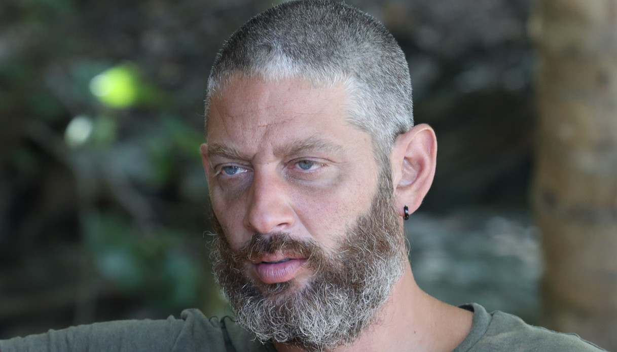 “Isola dei Famosi”, naufraghi stremati: i dubbi sulla finale dopo l’ennesimo ritiro