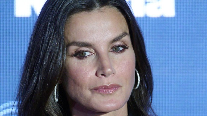 Letizia di Spagna gioca coi pois: Jill Biden in rosso non ha scampo