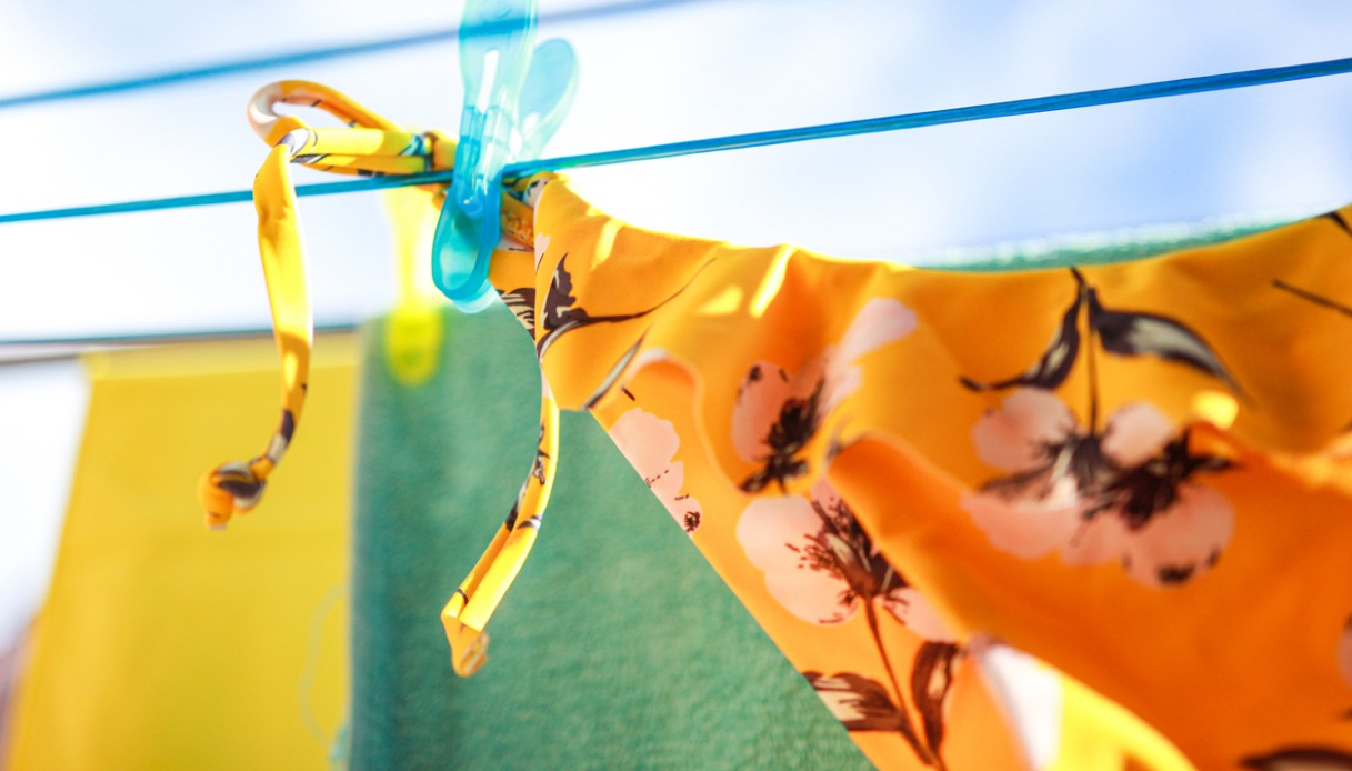 Come lavare i costumi da bagno quando non hai lavatrice