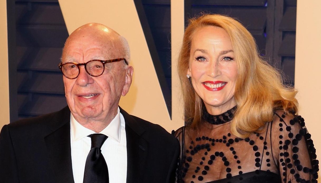 Jerry Hall, aria di divorzio da Rupert Murdoch: il suo impero vale 17 miliardi di dollari
