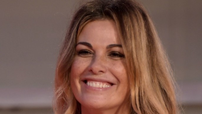 “Sei bellissima”: Vanessa Incontrada se ne frega delle critiche e travolge Napoli