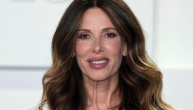 Alessia Marcuzzi a Londra per la laurea del figlio Tommaso. E Mia la segue: la foto su Instagram