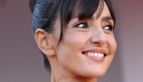 Ambra Angiolini, libera e selvaggia su Instagram: il costume è il più sensuale dell’estate