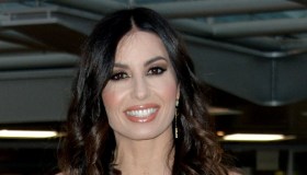 Gregoraci, l’ammiratore segreto colpisce ancora: il messaggio sui cieli di Trani