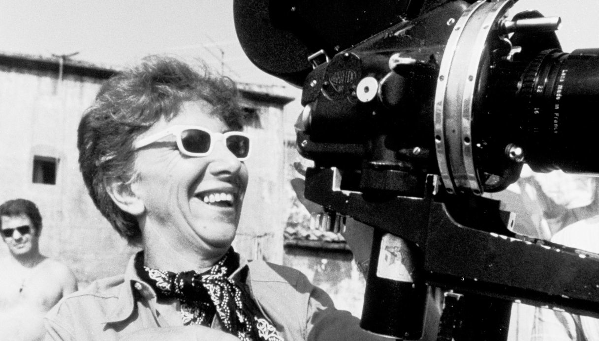 Lina Wertmüller mentre dirige un film