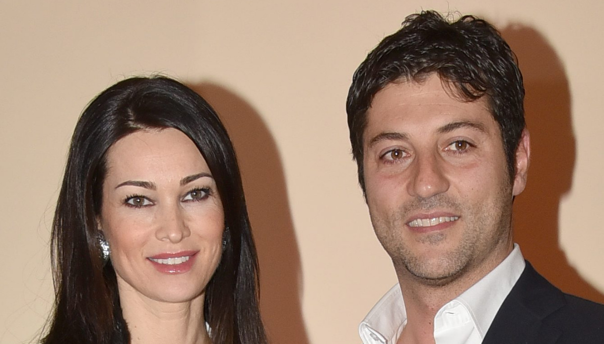 Manuela Arcuri si è (ri)sposata: il consiglio sull’amore e la pazienza