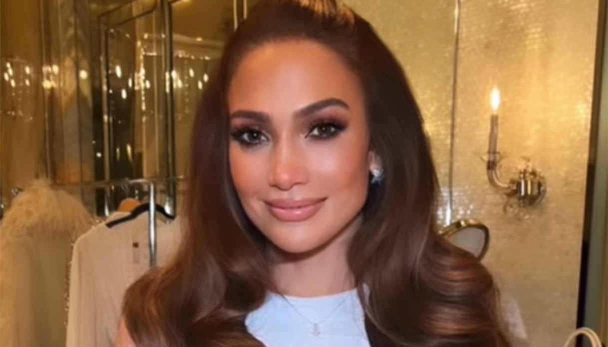 Jennifer Lopez: le immagini subito prima delle nozze (vestita da sposa)