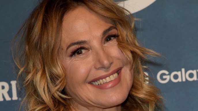 Barbara D’Urso su Instagram: bikini animalier a 65 anni