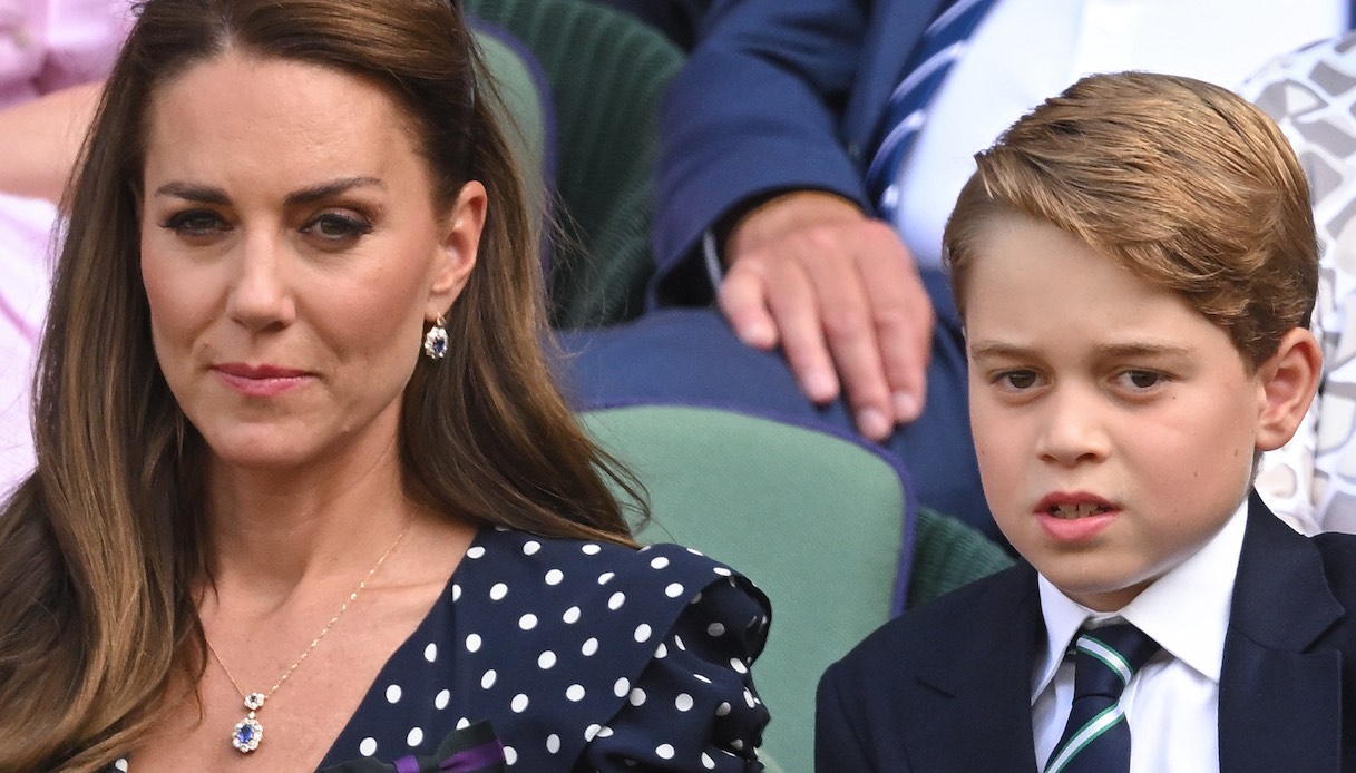 Kate Middleton, perché suo figlio George deve indossare giacca e cravatta