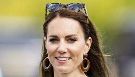 Kate Middleton sfida gli shorts di Meghan Markle con l’abito da 1.591 euro