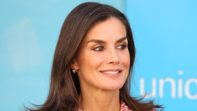 Letizia di Spagna ruba alla figlia l’abito che costa 40 euro