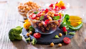 Una dieta ricca di acqua biologica ti aiuta a perdere i chili di troppo