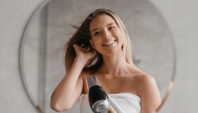 Asciugare i capelli in modo perfetto? Basta farlo in base alla propria chioma