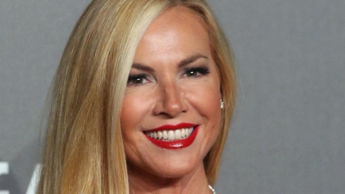 Federica Panicucci, con il mini dress cut out è divina. E sceglie il nero