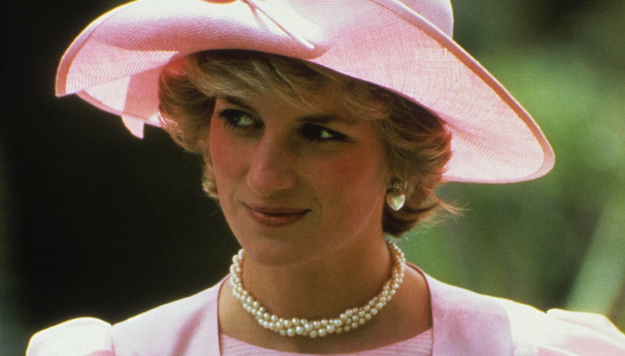 “Respirava ancora”, le dichiarazioni del medico che soccorse Lady Diana dopo l’incidente