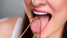 Pulizia della lingua: a cosa serve e come si fa