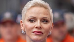 “Charlene è cambiata”. Il ritorno è una finzione: sospetti su Alberto e Carolina