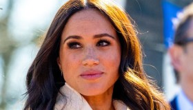 “Più dannoso dell’intervista a Oprah”: il podcast di Meghan fa tremare il Palazzo